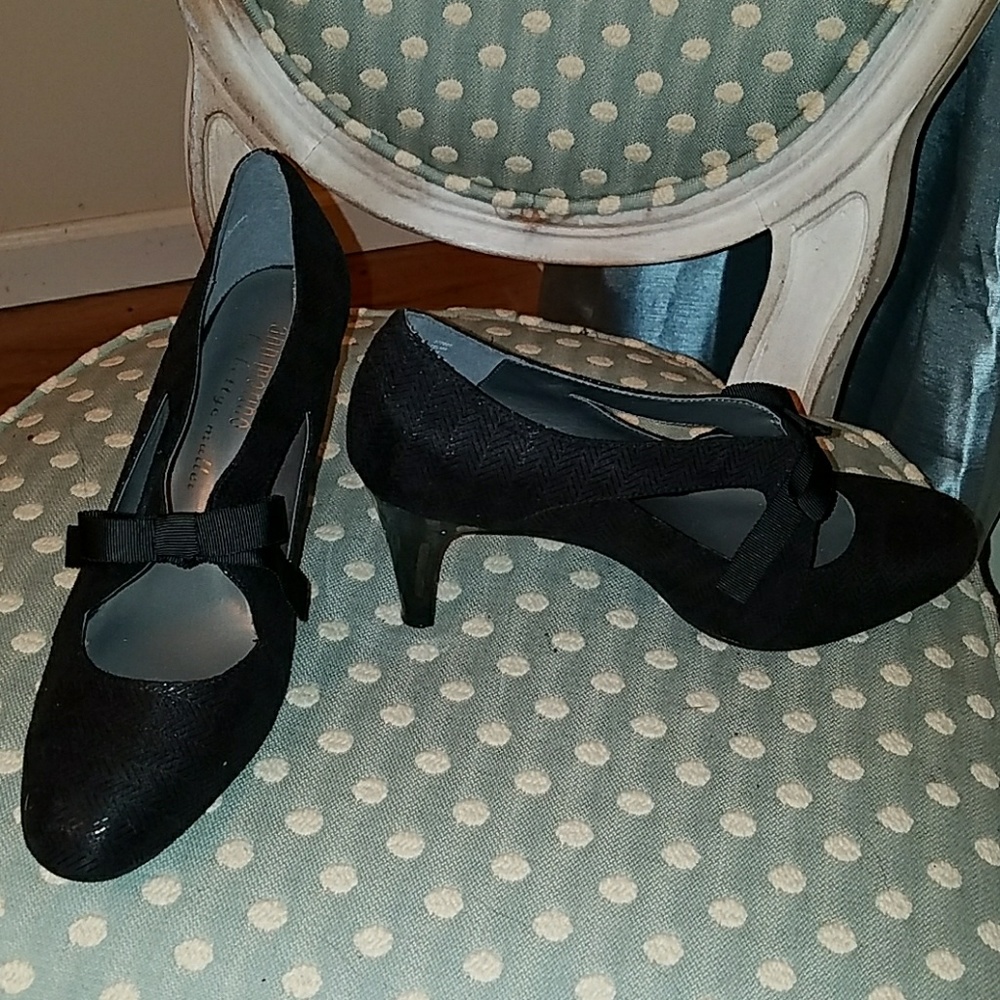 Bow tie, rubber sole, hounds tooth print.